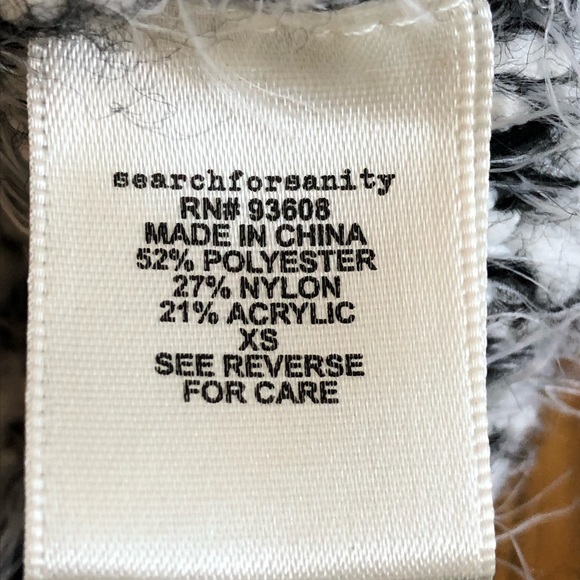 ⭐️ Search for Sanity Black & White Eyelash Fuzzy Sweater Size: EXTRA SMALL - Picture 11 of 16